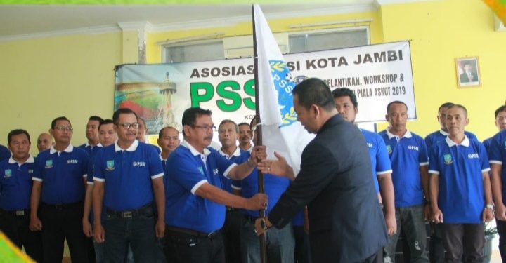 Farti Suandri Resmi Dilantik menjadi Ketua Asosiasi PSSI Kota Jambi