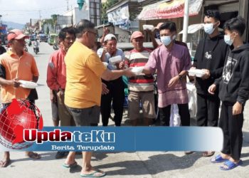 Pandemi Covid Tak Surutkan Komunitas Sandal Jepit Berbagi Rezeki