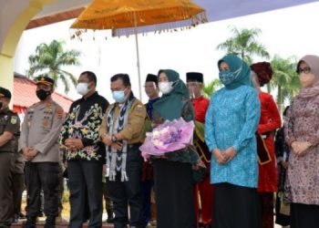 Kunjungi Dekranasda Bungo, Hj. Hesti Haris Apresiasi Inovasi Rumah Produksi Batik Bersama