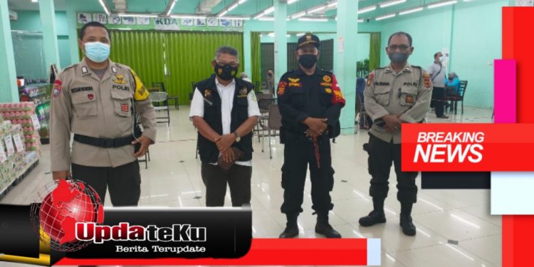 Pokdarkamtibmas Resort Kota Jambi Bersama Polri Melakukan Vaksinasi Sampai Ke Tingkat Kecamatan