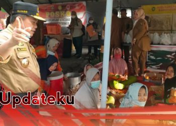 Tinjau Dapur Umum, Gubernur Jambi Berikan Bantuan Kepada Warga