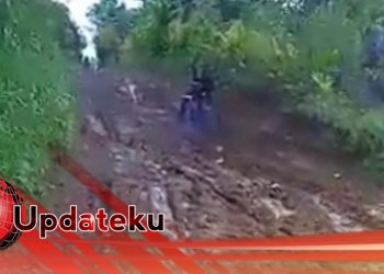 Jalan Rusak Dan Berlubang, Pelajar Jambi Mohon Perhatian Dari Bapak Presiden Jokowi
