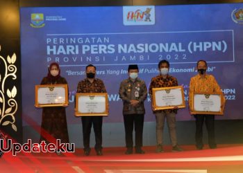 Hari Pers Tingkat Provinsi Jambi, Beberapa Pejabat Terima Penghargaan   