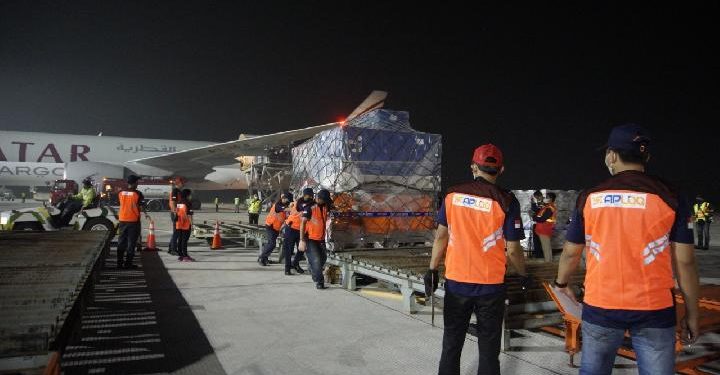 Logistik MotoGP Guna Tes Pramusim di Sirkuit Mandalika Mulai Tiba Di Lombok