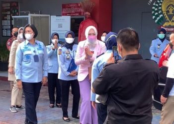 Angelina Sondakh Menangis  Dan Minta Maaf