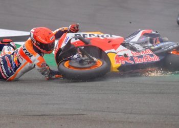 Marc Marquez Jatuh di Sirkuit Mandalika, Motor Terpental di Tikungan 11