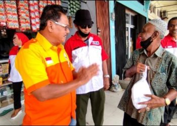 Ketua FKMB Farti Suandri Bersama Pengurus Dan Anggota Berbagi Melalui Jumat Berkah