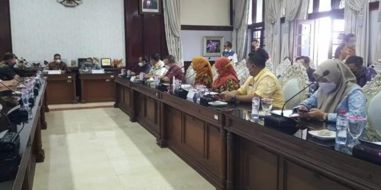 Bupati Sikka Jalin Kerja Sama Bidang Ekonomi Dengan Pemkot Surabaya