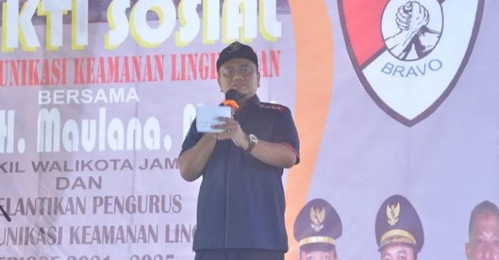 Wakil Walikota Maulana Melantik Forum Komunikasi Keamanan Lingkungan Serta Melaksanakan Bhakti Sosial