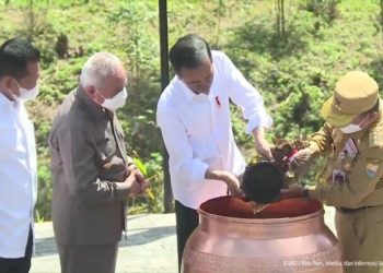 Gubernur Jambi Al Haris Bawa Tanah Pilih dan Air Kolam Telago Rajo, Prosesi Penyatuan Tanah dan Air di IKN