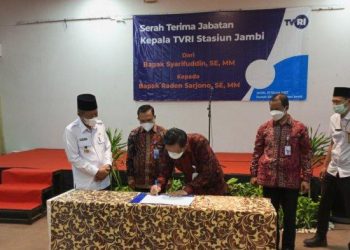 Wakil Gubernur Jambi Drs.H.Abdullah Sani,M.Pdi Menghadiri Serah Terima Jabatan Kepala LPP TVRI Stasiun Jambi