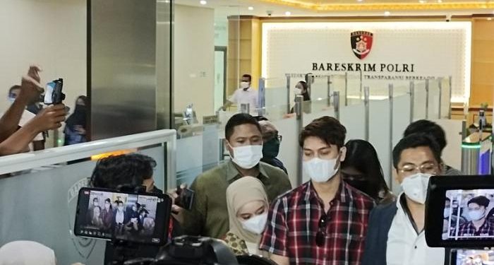 Rizky Billar dan Lesti Kejora Hadir Dalam Pemeriksaan DNA Pro di Bareskrim Polri