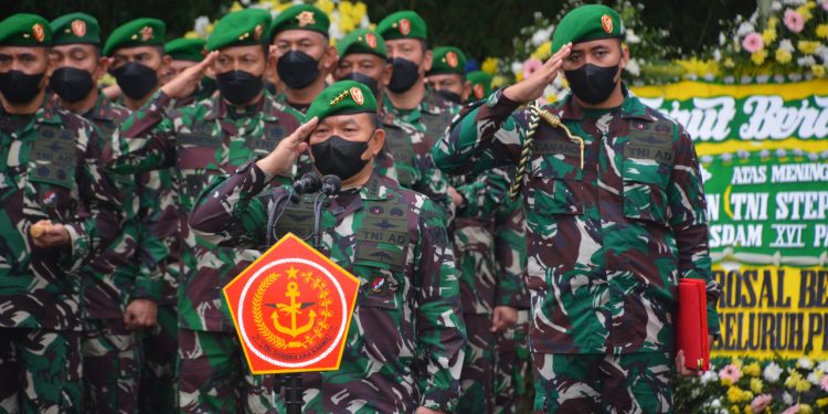 Kasad Pimpin Pemakaman Secara Militer Alm Brigjen TNI Stepanus Mahury
