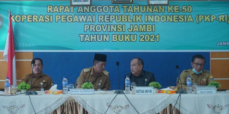 Abdullah Sani Buka RAT Koperasi Pegawai Pemprov Jambi