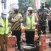 Gubernur dan Kapolda Jambi serta pejabat lainnya saat pelatakan batu pertama pembangunan gedung di area Polda Jambi