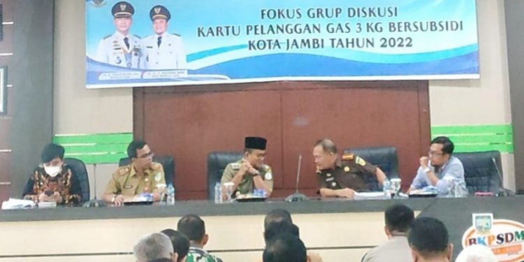 Wakil Walikota Jambi Dr.dr. H. Maulana, MKM Membuka FGD tentang Kartu Pelanggan Gas 3 Kg