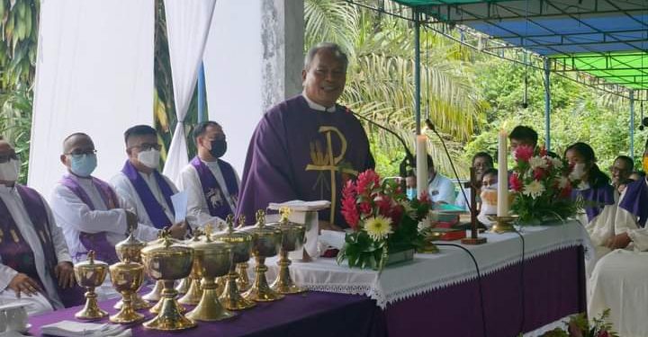Ratusan Umat Katolik Jambi Ikuti Misa Arwah di Pemakaman Paal 13 Pondok Meja
