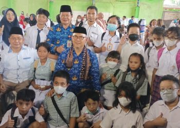 Siswa dan Guru Berprestasi Terima Penghargaan dari Walikota Jambi