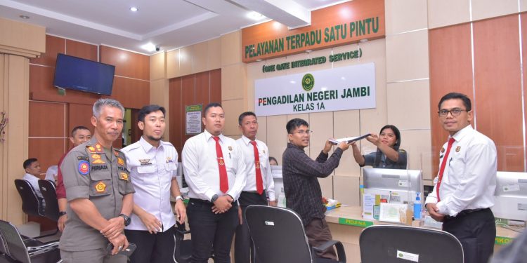 Penyidik PPNS Kota Jambi Lakukan  Pelimpahan Berkas Kasus Pelanggaran Perda Kota Jambi, Truk Batu Bara Ke Jambi