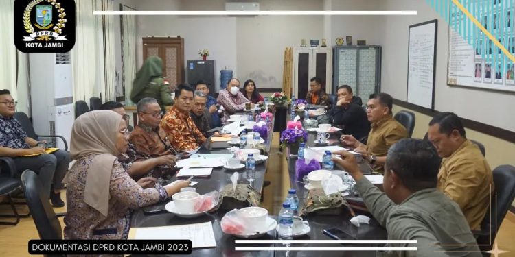 DPRD Kota Jambi Komisi II RDP Bersama Jajaran Pimpinan Bank 9 Jambi