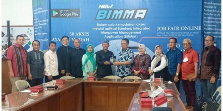 Kunker DPRD Kota Jambi Komisi IV ke Disnaker Kota Bandung Bahas Peningkatan Program Pelayanan Masyarakat