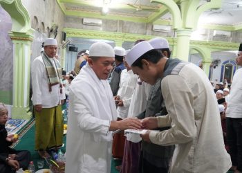 Bentuk Apresiasi Gubernur Jambi Al Haris Berikan Santunan kepada 449 Guru Ngaji