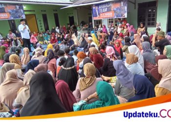 Walau Hujan Turun, Ratusan Emak-Emak Serbu Kedatangan “HAR”Minta Selfie
