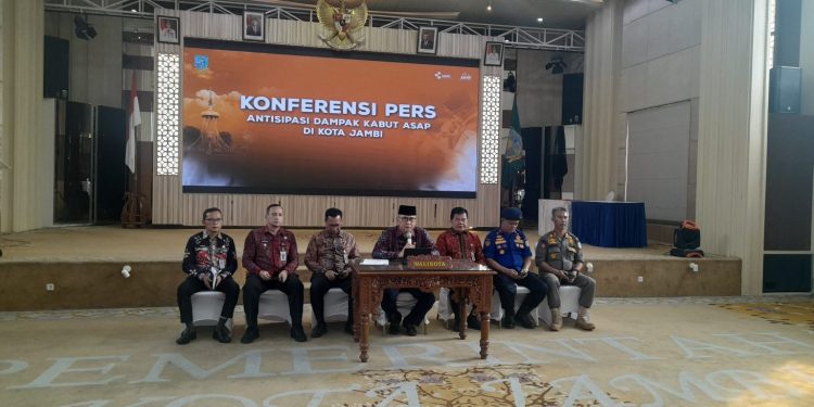Konferensi Pers Pemkot Jambi Terkait Dampak Kabut Asap