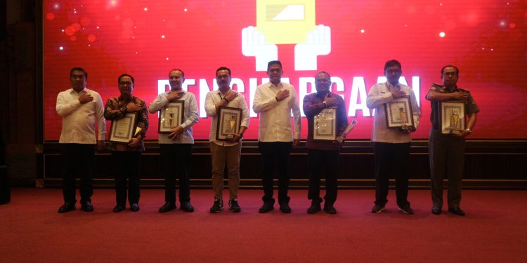 OJK Raih Penghargaan Bareskrim Polri Atas Prestasi Penegakan Tindakan Pidana Sektor Jasa Keuangan
