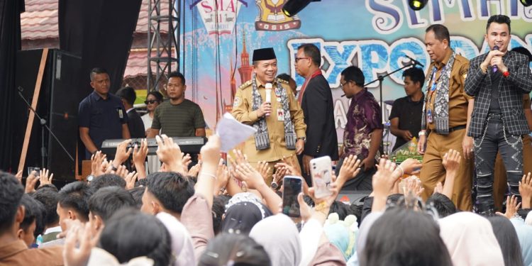 Gubernur Al Haris Dorong Kreativitas, Inovasi dan Kreasi Siswa-Siswi SMA Negeri 11 Kota Jambi
