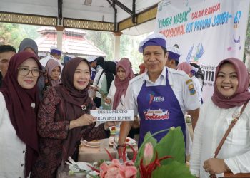 Hj. Hesnidar Haris Buka Lomba Masak Pindang Ikan Patin