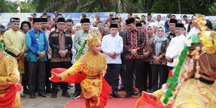 Gubernur Al Haris Resmikan Masjid Baiturrahim Rantau Keloyang Bungo