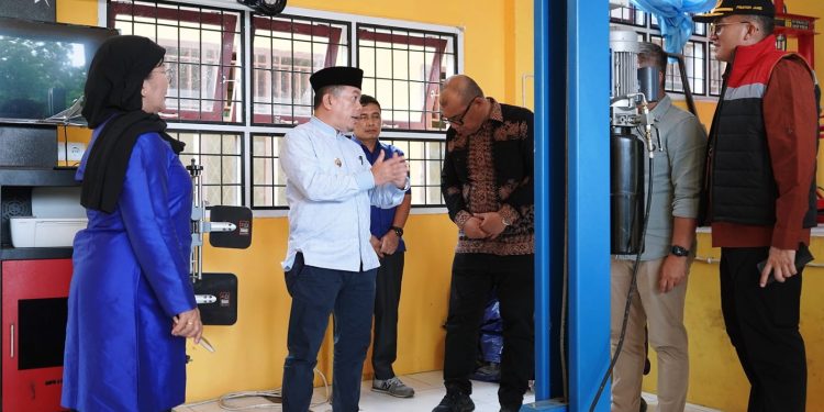 Kunjungi SMK 8 Bungo, Gubernur Al Haris Dicurhati Guru Soal PPPK dan Alat Praktek