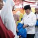 Hadiri Isra’ Mi’raj Di Masjid Cheng Hoo, Gubernur Al Haris Beri Bantuan Kepada Anak Yatim dan Kaum Dhuafa