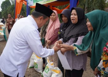 Provinsi Jambi Salurkan Bantuan Pangan dari Pemerintah Pusat, Gubernur Al Haris : Ini Membantu Masyarakat