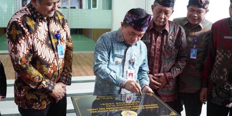 Gubernur Jambi Al Haris Resmikan Stadion Multipurpose LPP RRI Jambi
