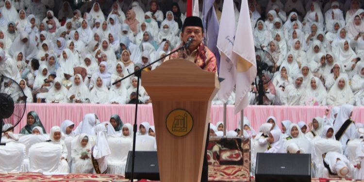 Gubernur Al Haris Hadiahkan 5 Umroh Gratis Untuk Guru dan Siswa Sekolah Islam Terpadu Nurul ‘Ilmi
