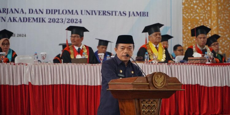 Hadir di Wisuda UNJA, Gubernur Al Haris : Generasi Muda Harus Pandai Mencari Peluang