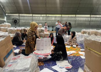 Pj Wali Kota Jambi, Sri Purwaningsih Tinjau Lokasi Tempat Penyimpanan Logistik Pemilu 2024