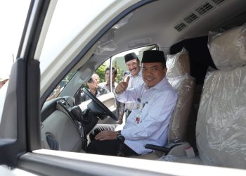 Gubernur Al Haris Serahkan Bantuan Ambulance Untuk RS. DKT Kerinci