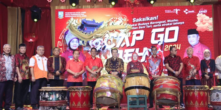 Pj Wali Kota Sri Purwaningsih Menghadiri Perayaan Cap Go Meh Tingkat Kota Jambi Tahun 2024
