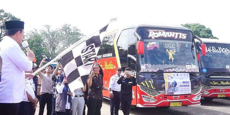 Gubernur Al Haris Lepas Mudik Gratis untuk Warga Jambi dan Mahasiswa di Perantauan