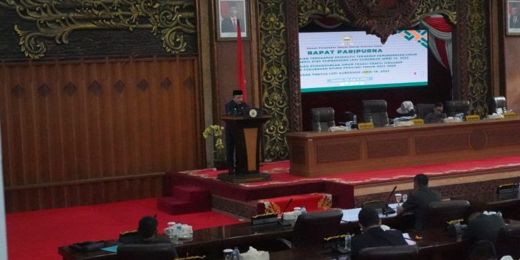 Gubernur Al Haris Beri Penjelasan Atas Capaian Pembangunan Pemprov Kepada Dewan