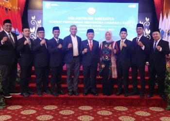 Lantik 7 Anggota Komisioner KPID Provinsi Jambi, Gubernur Al Haris Harap Kinerja Yang Bagus dan Berikan Dampak Positif