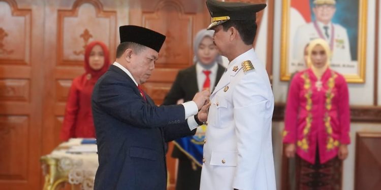 Gubernur Al Haris Resmi Lantik Raden Najmi Sebagai Pj. Bupati Muaro Jambi dan Perpanjang Masa Jabatan Bachril Bakri