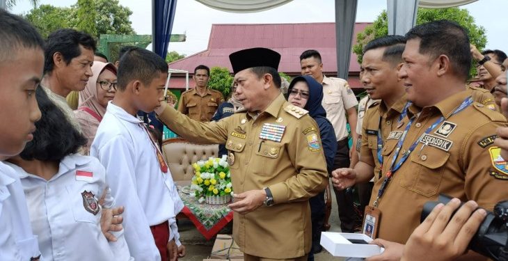 Dumisake Pendidikan, Gubernur Jambi Al Haris Bantu Biaya SPP Ribuan Siswa Tak Mampu di Sekolah Swasta