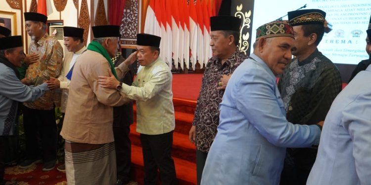 Gubernur dan Wakil Gubernur Halal Bi Halal Bersama MUI, LAM dan Ormas Islam Provinsi Jambi