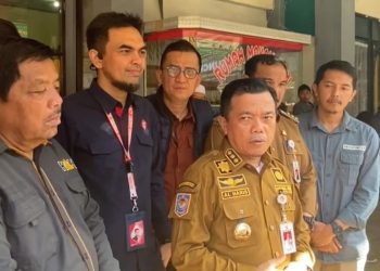 Jaringan Internet di Muara Emat Kian Mantap, Gubernur Al Haris Langsung Tes Video Call Beberapa Kerabat