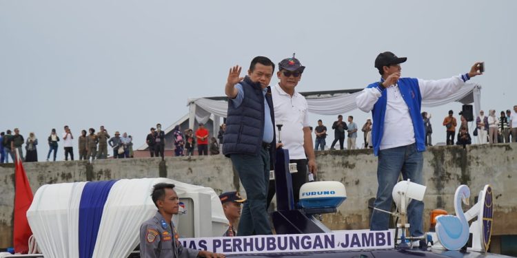 Gubernur Al Haris: Parade Perahu Hias Lestarikan Tradisi Nenek Moyang Dahulu