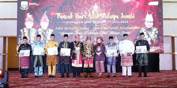 Gubernur Al Haris Apresiasi Peran Tokoh Adat Bagi Perkembangan LAM
